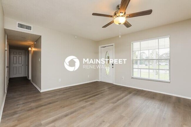 6923 Yucatan Dr in Orlando, FL - Foto de edificio - Building Photo