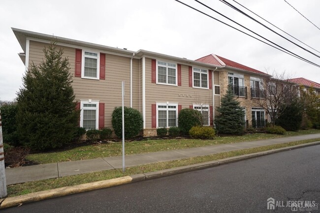 475 Avenel St in Woodbridge Township, NJ - Building Photo - Building Photo