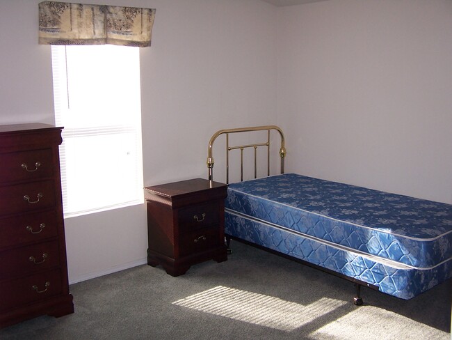 property at 1325 Cresent Ave