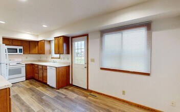 2923 W Anna St in Grand Island, NE - Building Photo - Building Photo