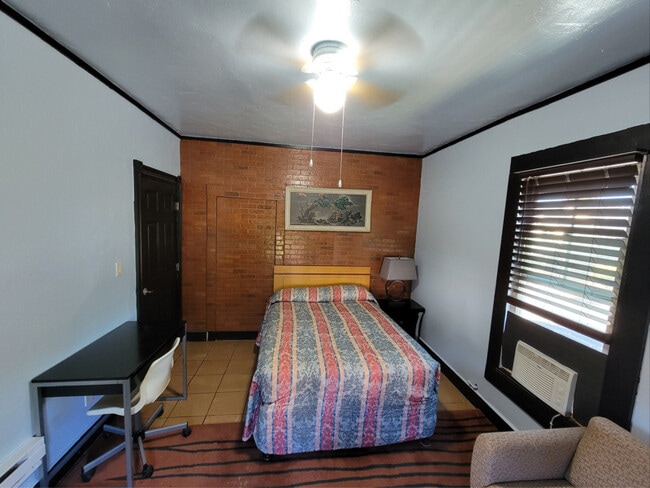 property at 1046 N San Joaquin St
