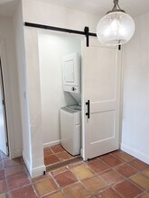 9394 SW 77 Avenue, Unit Apt F7 in Miami, FL - Building Photo - Building Photo