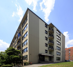 2 Royal York Apartments in Toronto, ON - Building Photo - Building Photo