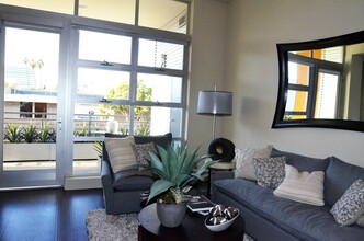 Bixby in Santa Monica, CA - Foto de edificio - Building Photo