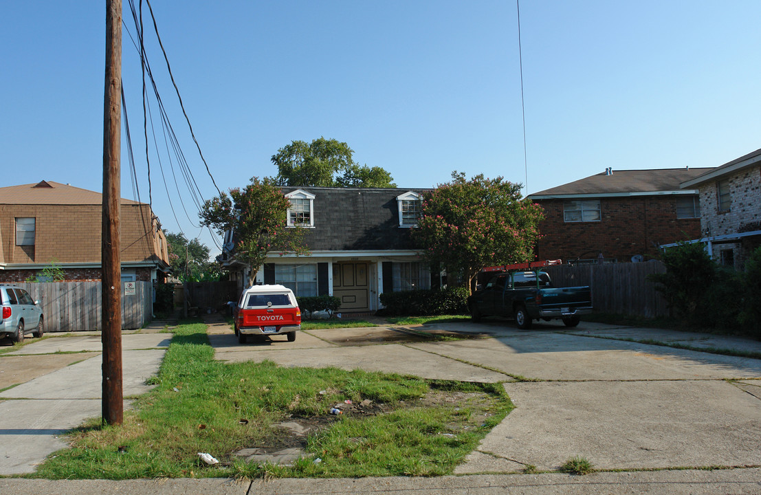 4909 Yale St in Metairie, LA - Foto de edificio