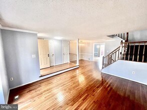 11570 Hill Meade Ln in Woodbridge, VA - Building Photo - Building Photo