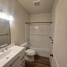 6077 N Libby Rd, Unit 6077 B North Libby in Paradise, CA - Foto de edificio - Building Photo