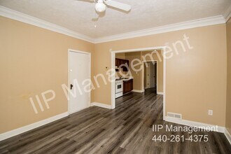 3297 W 110th St in Cleveland, OH - Building Photo - Building Photo