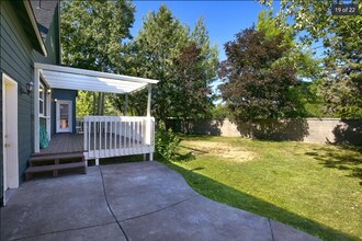 2275 NE Nuttail Ct, Unit 2275 Nuttail Ct in Bend, OR - Building Photo - Building Photo