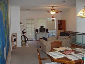 3001 Cedar St in Austin, TX - Building Photo - Building Photo