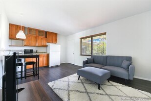 345 Michigan Ave in Miami Beach, FL - Building Photo