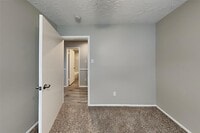 16919 Cairnloch St photo'