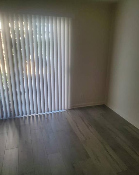 5227 Hermitage Ave in Los Angeles, CA - Building Photo