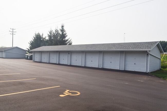 ZSunshine Court Apartments in Bonduel, WI - Building Photo - Building Photo