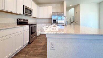 530 Kiowa Ave in Bennett, CO - Foto de edificio - Building Photo