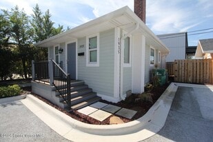 1935 Oak St in Melbourne, FL - Building Photo