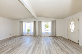 2953 Manzanita Way in Hemet, CA - Building Photo - Building Photo
