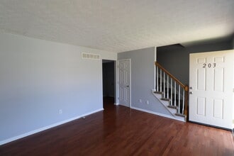 203 Coburn Dr in Nicholasville, KY - Building Photo - Building Photo
