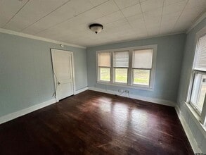 305 E Bradford St in Troup, TX - Building Photo - Building Photo
