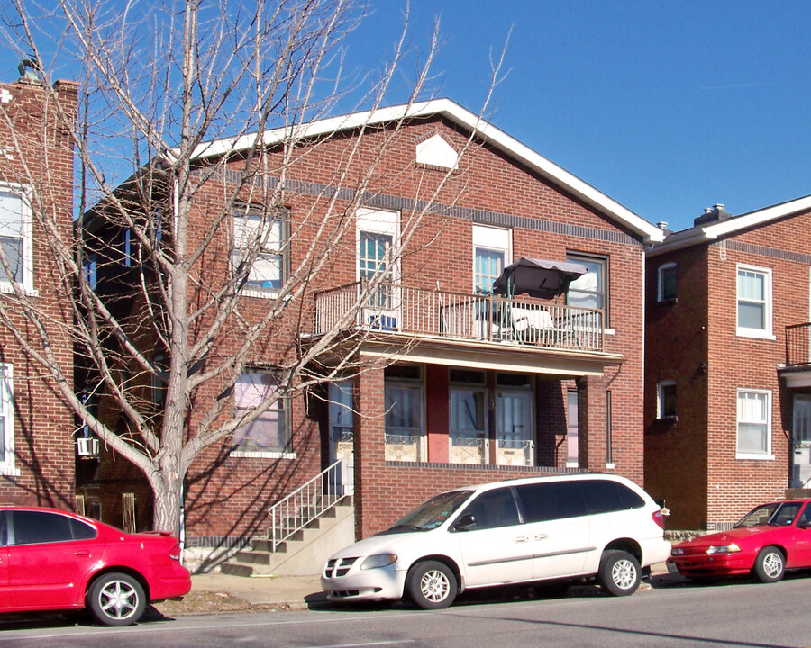 6941 Gravois Ave in St. Louis, MO - Building Photo