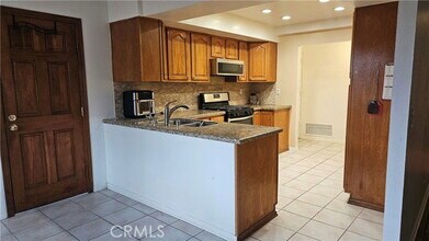 19668 Crystal Springs Ct in Santa Clarita, CA - Building Photo - Building Photo