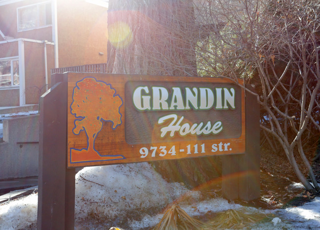 Grandin House in Edmonton, AB - Building Photo - Building Photo