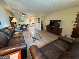 10201 Bustleton Ave in Philadelphia, PA - Building Photo