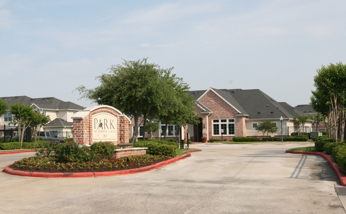 Park at North Vista in Houston, TX - Building Photo