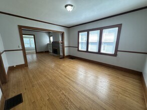 2108 Oxford St in Rockford, IL - Building Photo - Building Photo