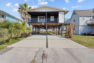 810 93rd St in Galveston, TX - Building Photo