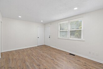 1541 Cherry Tree Dr in Clarksville, TN - Building Photo - Building Photo