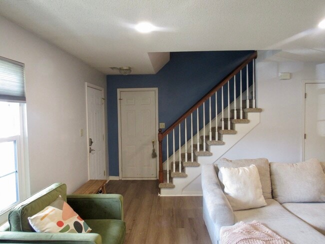 302 S Hill Ln in Chesapeake, VA - Building Photo - Building Photo