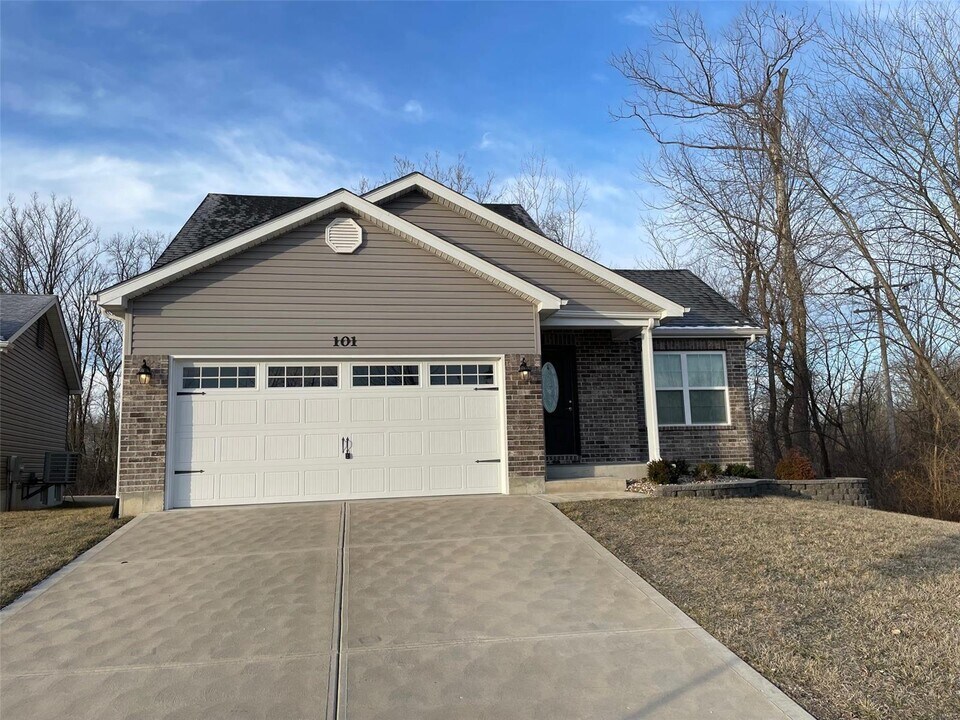 101 Gold Dr in Foristell, MO - Building Photo