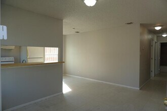 516 J St in San Antonio, TX - Building Photo - Building Photo