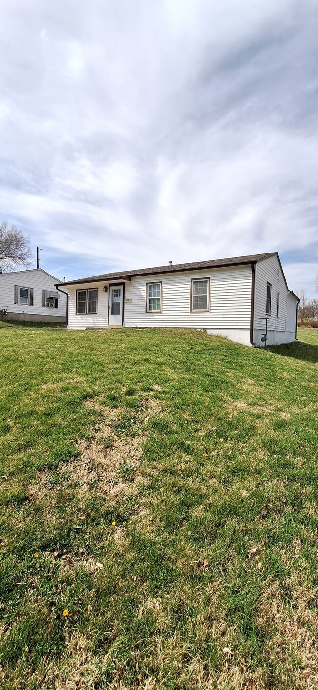 404 E 3rd Dr S in Independence, MO - Building Photo - Building Photo
