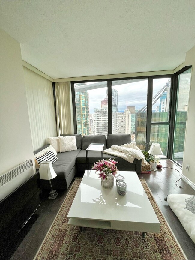 1331 W Georgia St in Vancouver, BC - Building Photo - Building Photo