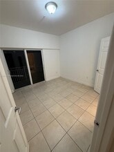 1020 SW 4th St in Miami, FL - Building Photo - Building Photo