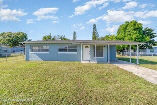 557 Cox St in Cocoa, FL - Building Photo