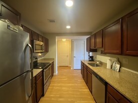 20 Pond St in Braintree, MA - Building Photo