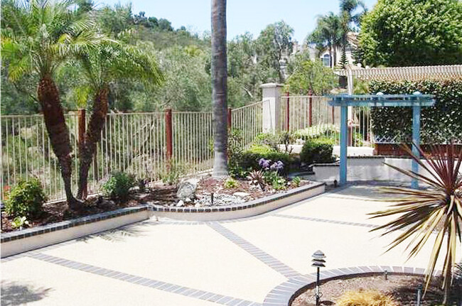 2187 View Crest Glen in Escondido, CA - Building Photo - Building Photo