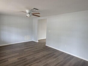 7226 Magnolia Valley Dr in New Port Richey, FL - Building Photo - Building Photo