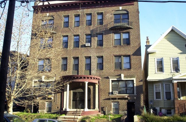 74 Fairview Ave in Jersey City, NJ - Building Photo - Building Photo