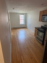 160 Cottage St in Boston, MA - Building Photo - Building Photo