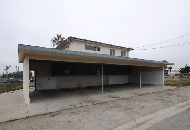 5842 W 95th St in Los Angeles, CA - Building Photo - Building Photo