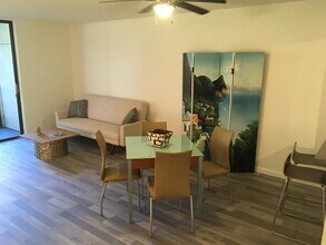 5250 Las Verdes Cir-Unit -102 in Delray Beach, FL - Building Photo - Building Photo