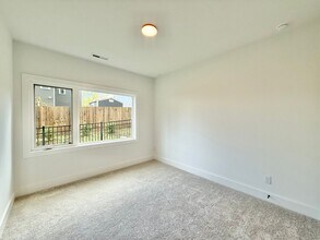 622 Rocky Knob Ct in Raleigh, NC - Building Photo - Building Photo