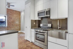 213 E 26th St, Unit B in New York, NY - Building Photo
