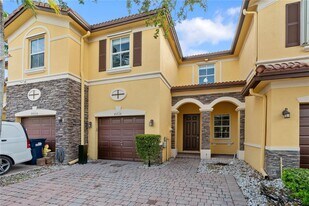 8618 NW 113th Ct in Doral, FL - Building Photo