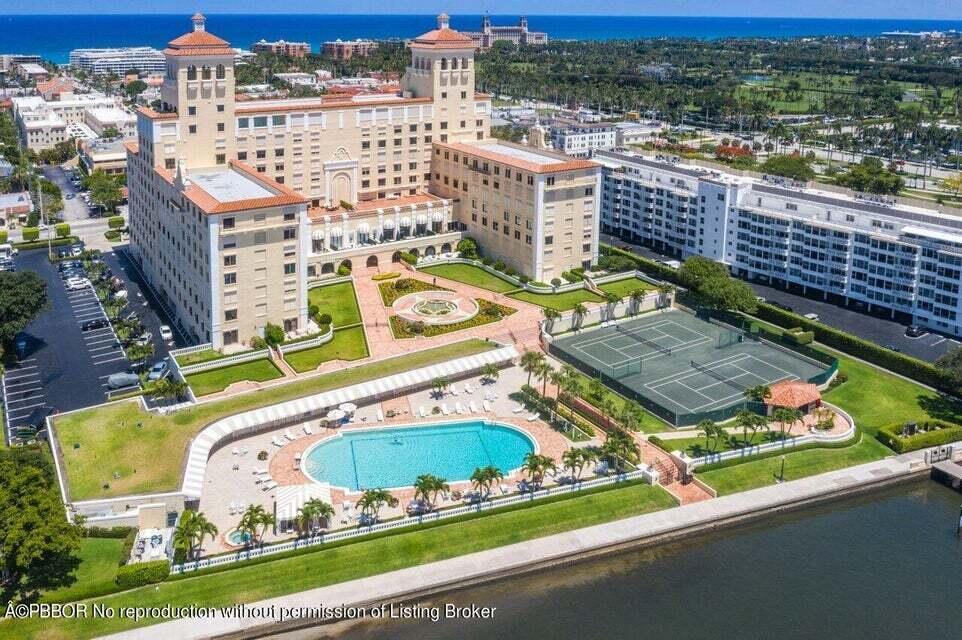 150 Bradley Pl in Palm Beach, FL - Building Photo