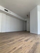 999 Brickell Bay Dr, Unit 2011 in Miami, FL - Building Photo - Building Photo